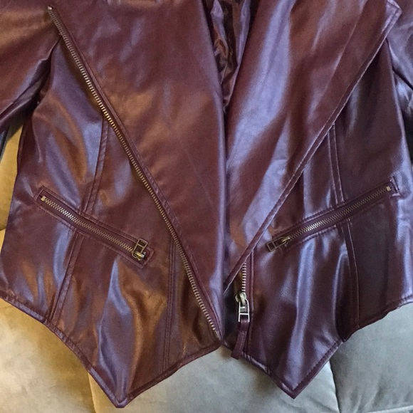 Maroon leather jacket - Picture 2 of 4
